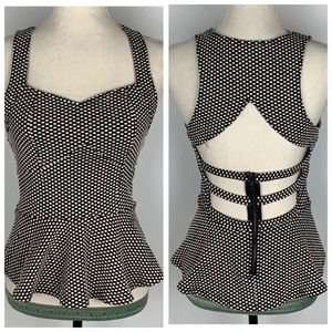 Twelfth & Townr adorable sweetheart neck top